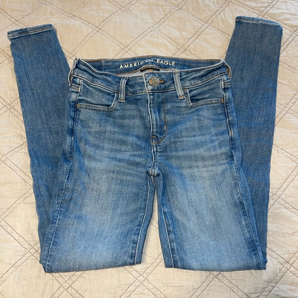 American Eagle Light Wash Jeans Ne(X)t Level Stretch Skinny Jegging in Size 0R - Picture 1 of 4